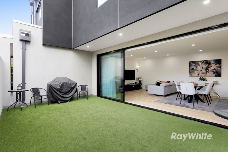 Photo - 3/4 Lake Street, Carnegie VIC 3163 - Image 7