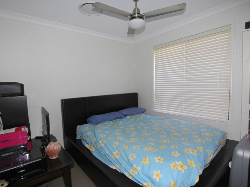 Photo - 34 Lakeside Drive, Emerald QLD 4720 - Image 9