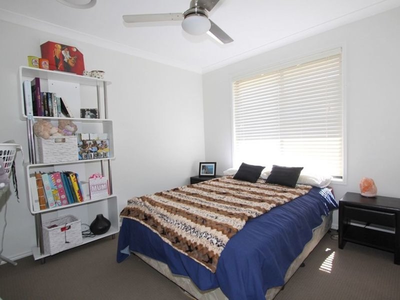 Photo - 34 Lakeside Drive, Emerald QLD 4720 - Image 10