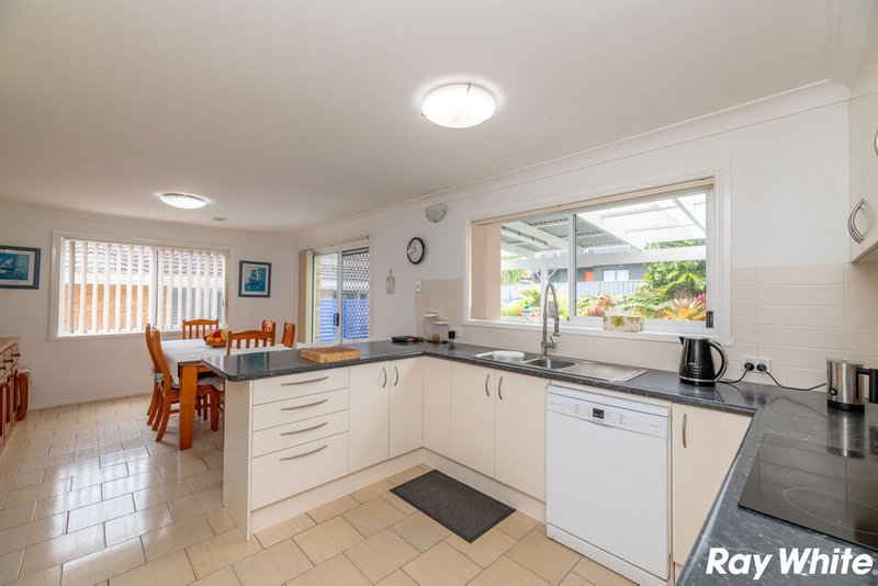 Photo - 34 Lakeview Crescent, Forster NSW 2428 - Image 2