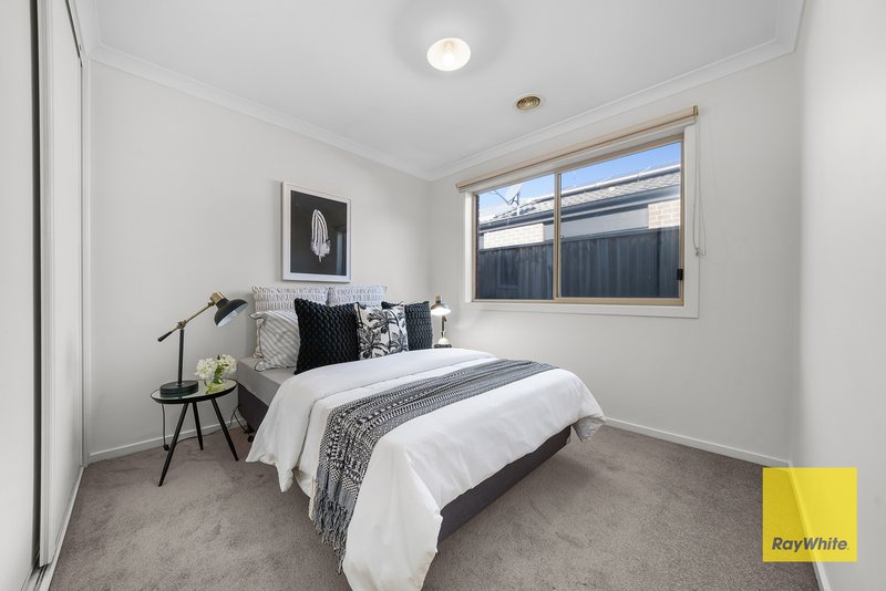 Photo - 34 Larson Avenue, Tarneit VIC 3029 - Image 6