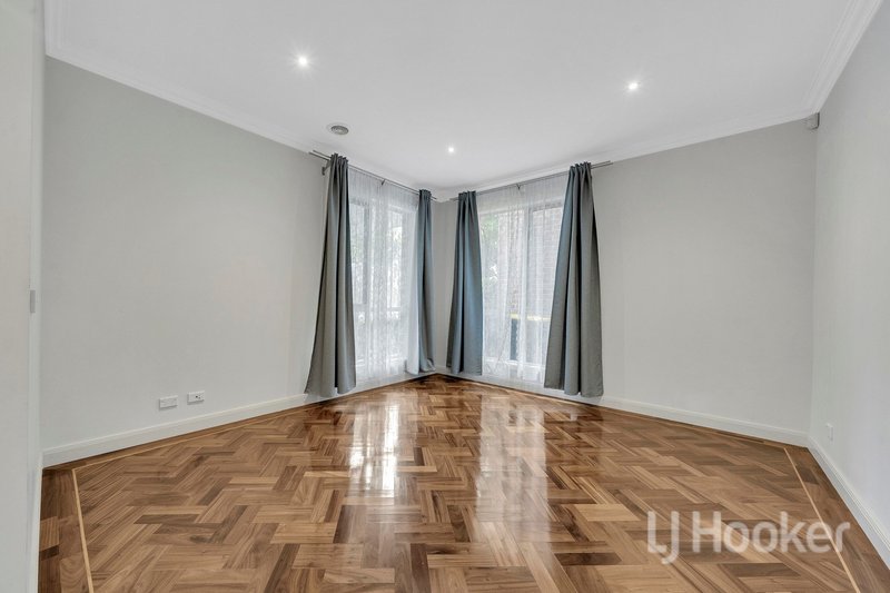 Photo - 3/4 Lee Avenue, Mount Waverley VIC 3149 - Image 3