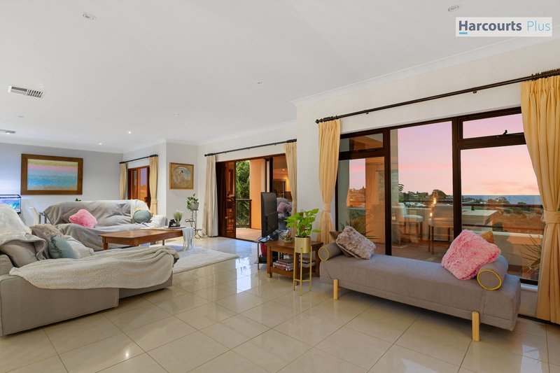 Photo - 34 Lighthouse Drive, Hallett Cove SA 5158 - Image 4