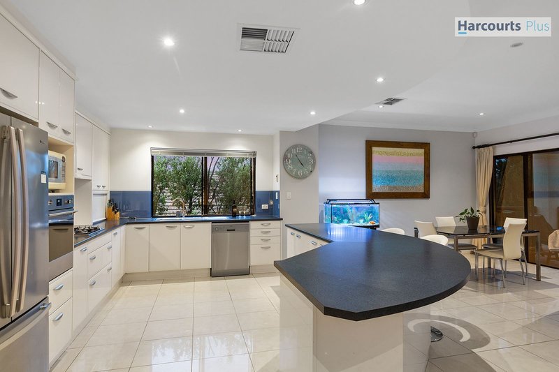 Photo - 34 Lighthouse Drive, Hallett Cove SA 5158 - Image 12