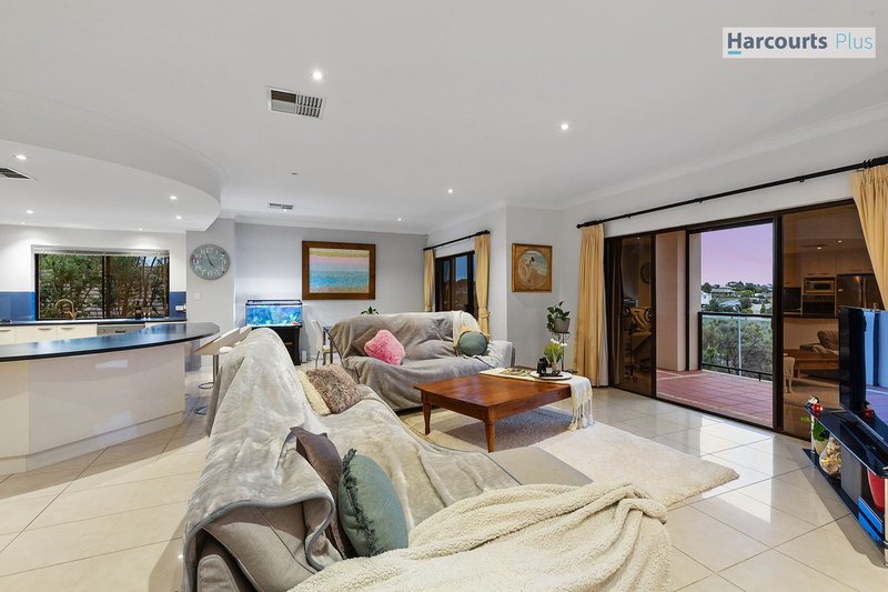 Photo - 34 Lighthouse Drive, Hallett Cove SA 5158 - Image 14