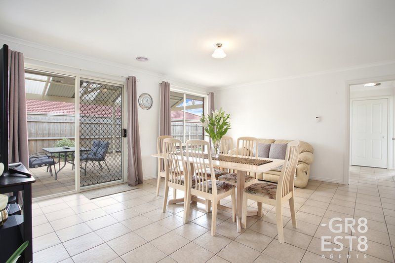 Photo - 34 Linda Drive, Cranbourne West VIC 3977 - Image 4