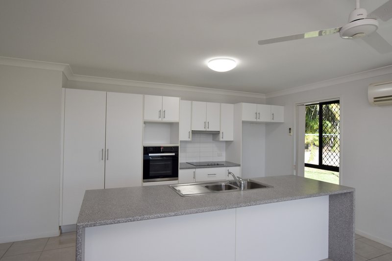 Photo - 34 Liriope Drive, Kirkwood QLD 4680 - Image 3