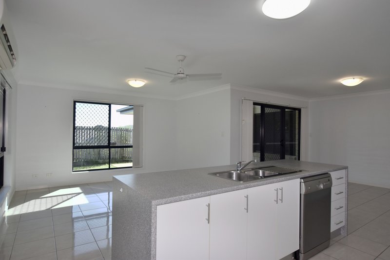 Photo - 34 Liriope Drive, Kirkwood QLD 4680 - Image 5