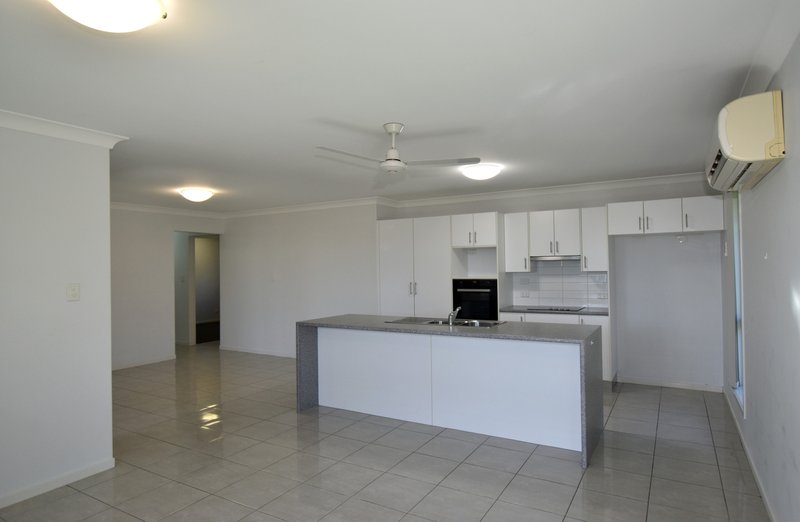 Photo - 34 Liriope Drive, Kirkwood QLD 4680 - Image 10