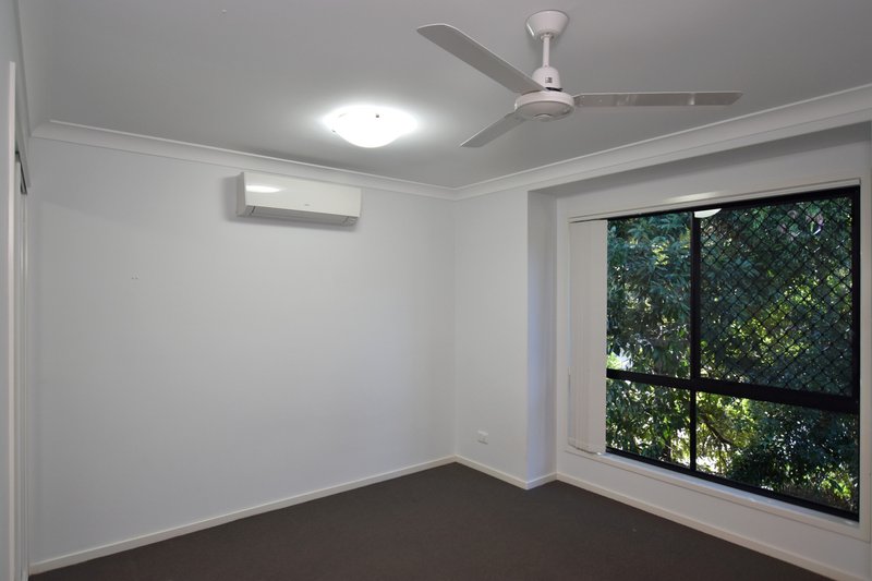 Photo - 34 Liriope Drive, Kirkwood QLD 4680 - Image 16