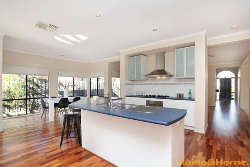 Photo - 34 Loddon Drive, Taylors Hill VIC 3037 - Image 4