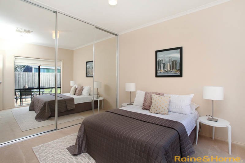 Photo - 34 Loddon Drive, Taylors Hill VIC 3037 - Image 9