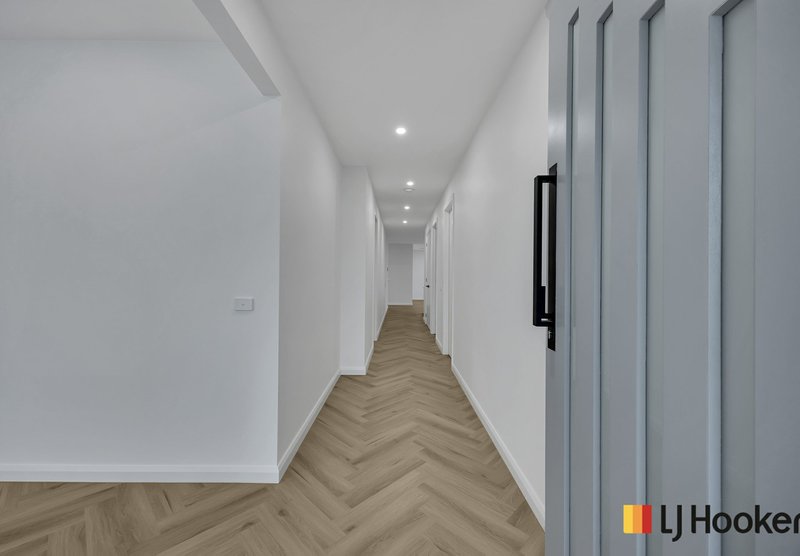 Photo - 34 Lollipop Crescent, Sunbury VIC 3429 - Image 3