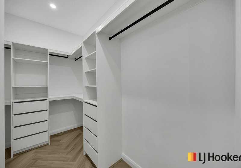 Photo - 34 Lollipop Crescent, Sunbury VIC 3429 - Image 16