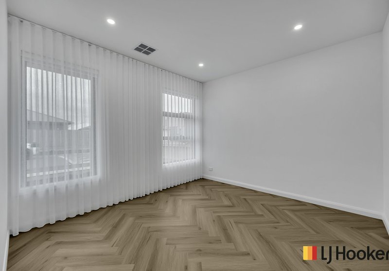 Photo - 34 Lollipop Crescent, Sunbury VIC 3429 - Image 18
