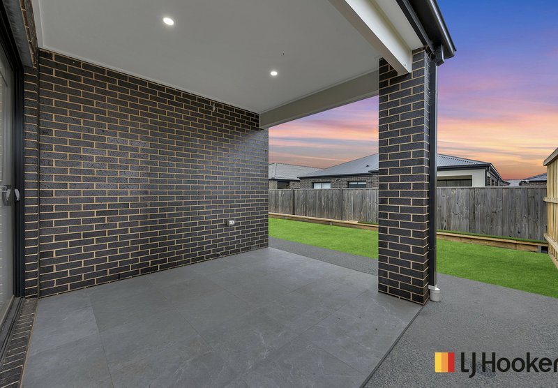 Photo - 34 Lollipop Crescent, Sunbury VIC 3429 - Image 23