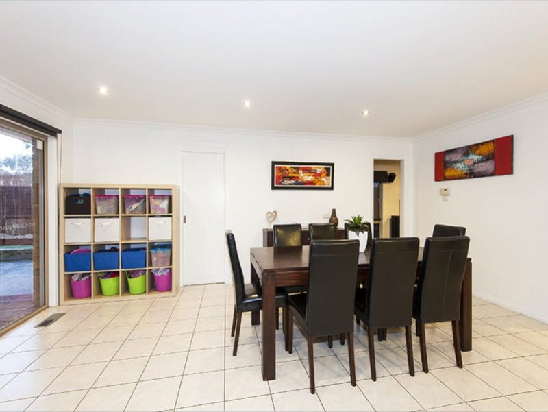 Photo - 34 Longacres Road, Yallambie VIC 3085 - Image 5