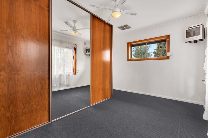 Photo - 34 Longbridge Road, Davoren Park SA 5113 - Image 8