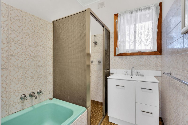 Photo - 34 Longbridge Road, Davoren Park SA 5113 - Image 10