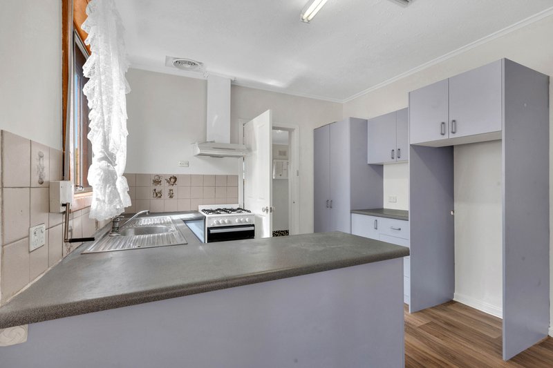 Photo - 34 Longbridge Road, Davoren Park SA 5113 - Image 11