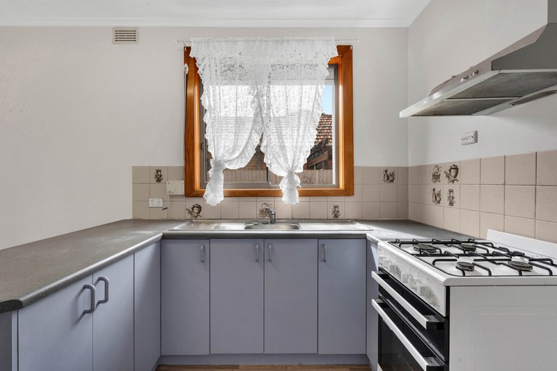 Photo - 34 Longbridge Road, Davoren Park SA 5113 - Image 12