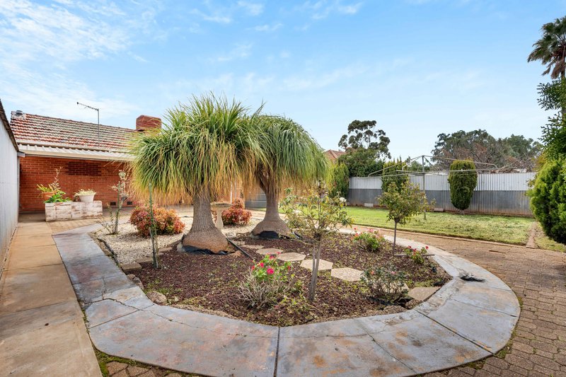 Photo - 34 Longbridge Road, Davoren Park SA 5113 - Image 15