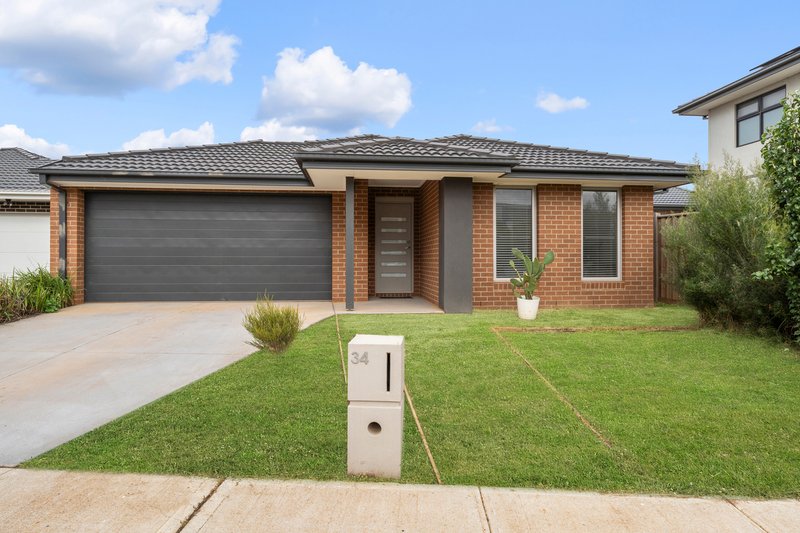 34 Louisville Drive, Thornhill Park VIC 3335