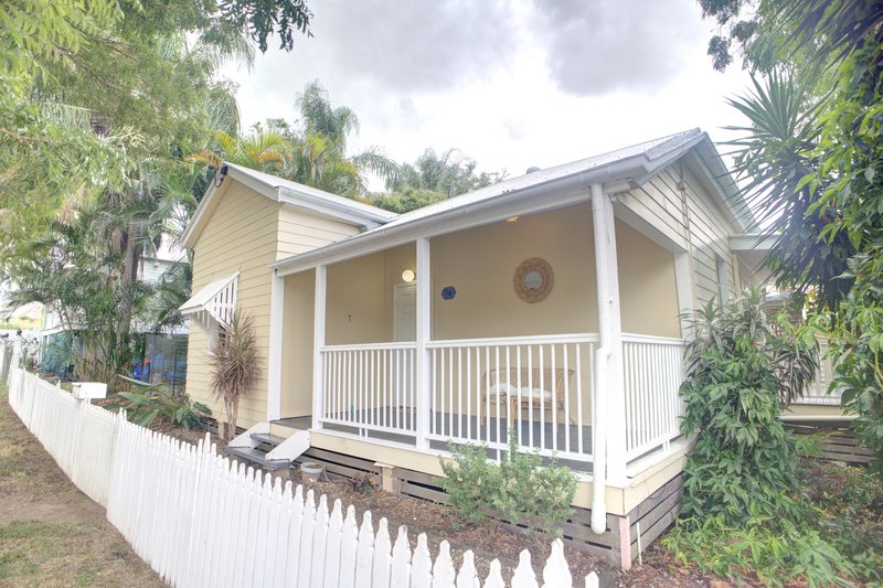 Photo - 34 Lowry Street, North Ipswich QLD 4305 - Image 2