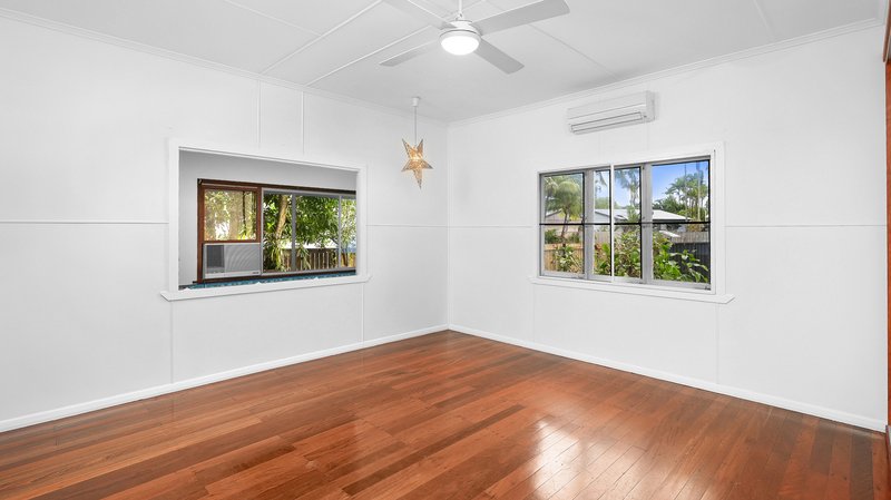 Photo - 34 Macilwraith Street, Manoora QLD 4870 - Image 11