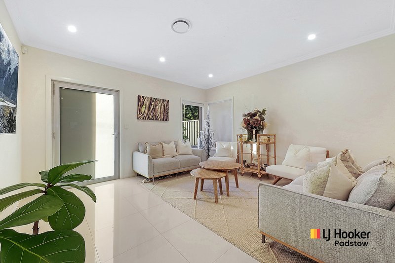 Photo - 34 Mae Crescent, Panania NSW 2213 - Image 2