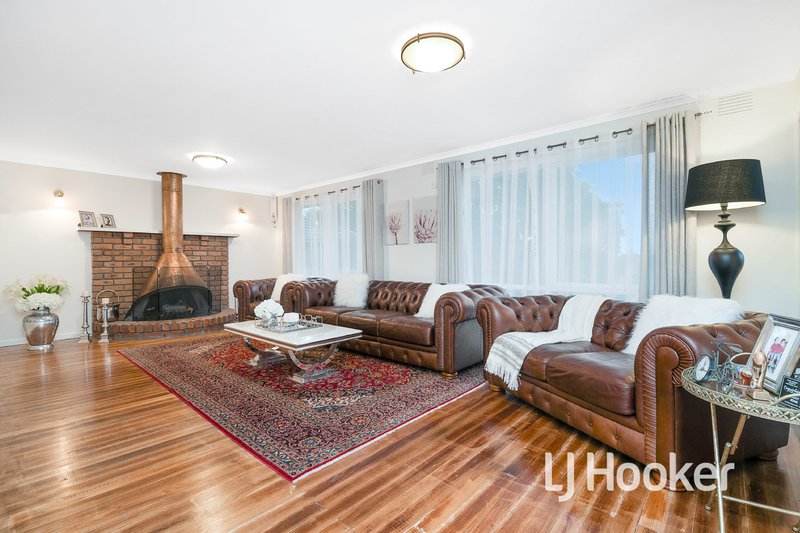 Photo - 34 Mahon Crescent, Narre Warren VIC 3805 - Image 3