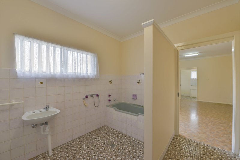 Photo - 34 Mahony Avenue, Tamworth NSW 2340 - Image 12