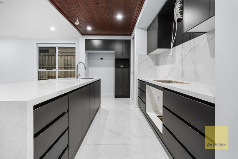 Photo - 34 Majorelle Boulevard, Wollert VIC 3750 - Image 4
