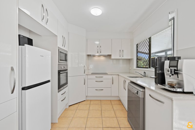 Photo - 34 Malabar Street, Wynnum West QLD 4178 - Image 4