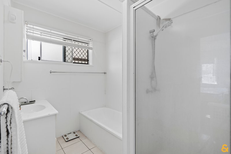 Photo - 34 Malabar Street, Wynnum West QLD 4178 - Image 11