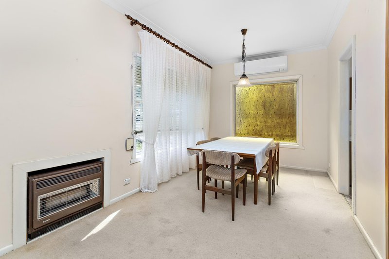 Photo - 34 Marchant Crescent, Mount Warrigal NSW 2528 - Image 8