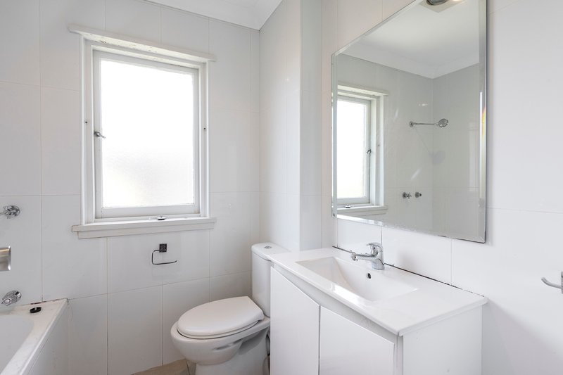 Photo - 34 Marlene Crescent, Greenacre NSW 2190 - Image 4