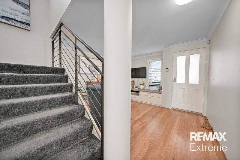 Photo - 34 Masthead Close, Jindalee WA 6036 - Image 2
