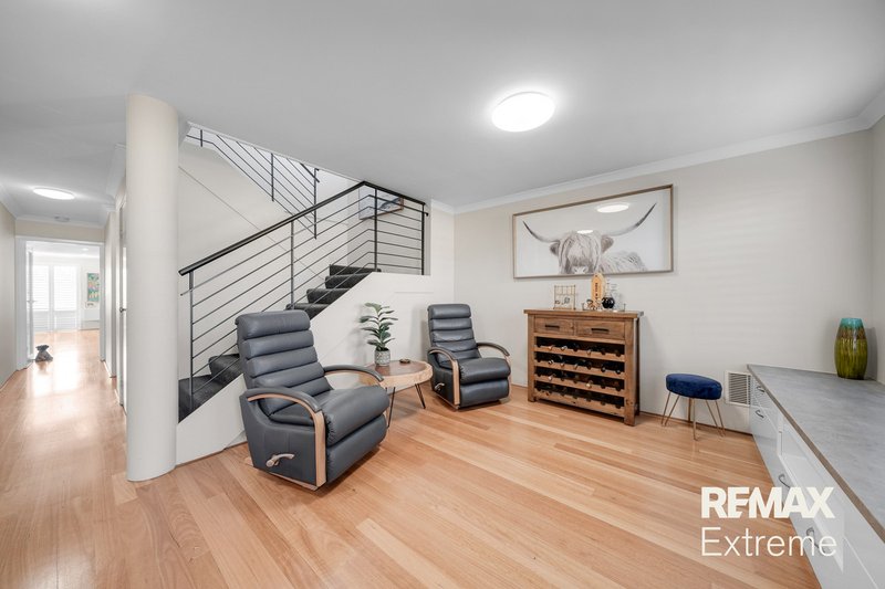 Photo - 34 Masthead Close, Jindalee WA 6036 - Image 8