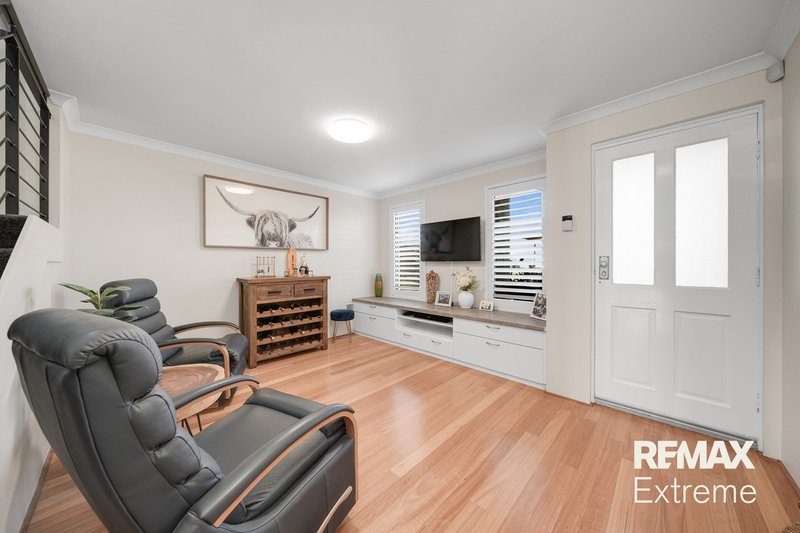 Photo - 34 Masthead Close, Jindalee WA 6036 - Image 9