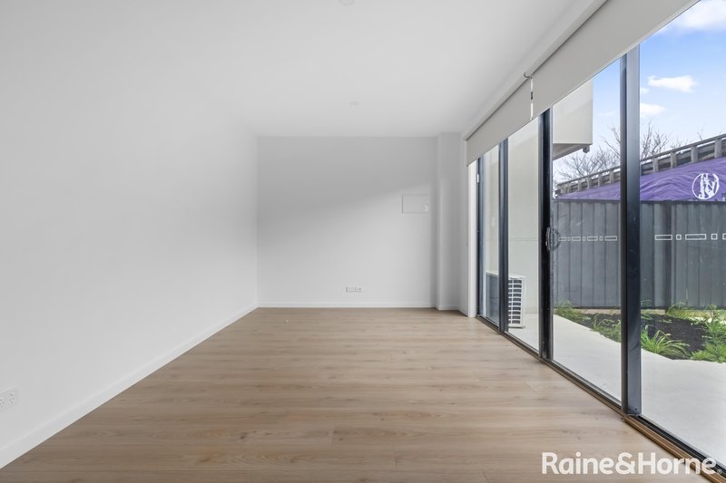 Photo - 34 Mavi Avenue, Melton VIC 3337 - Image 6