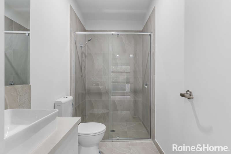 Photo - 34 Mavi Avenue, Melton VIC 3337 - Image 8