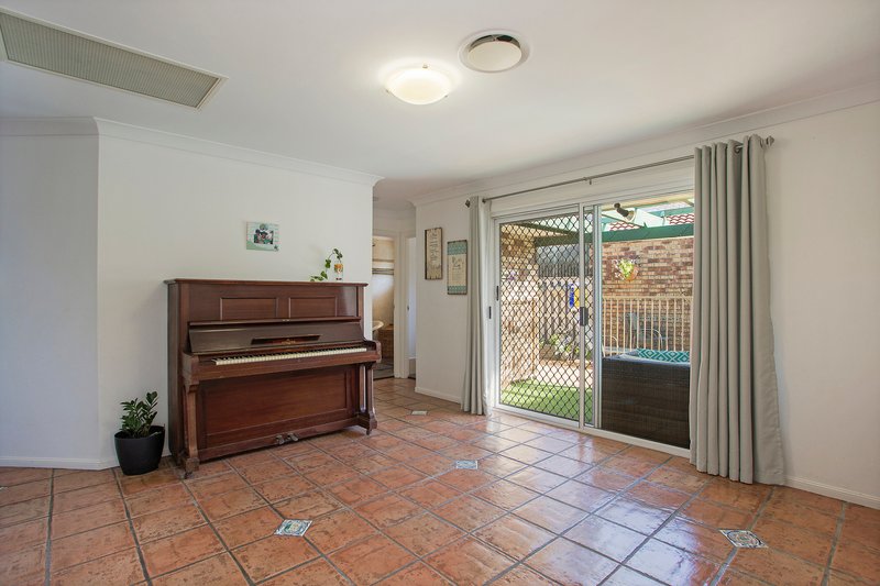 Photo - 34 Mojave Drive, Burleigh Waters QLD 4220 - Image 7