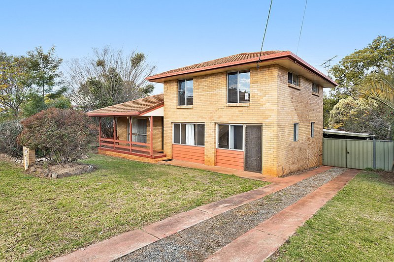 34 Mott Crescent, Rockville QLD 4350