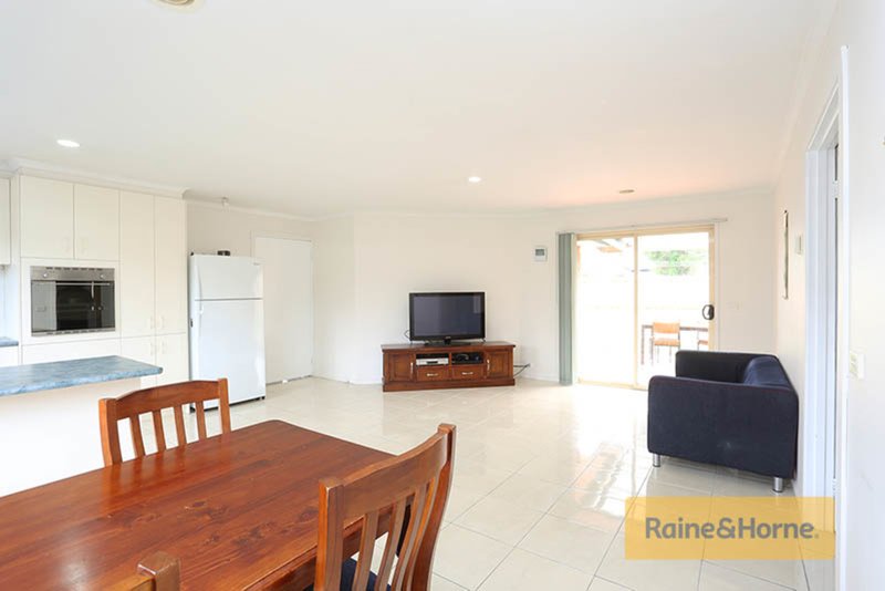 Photo - 34 Murchison Drive, Roxburgh Park VIC 3064 - Image 6