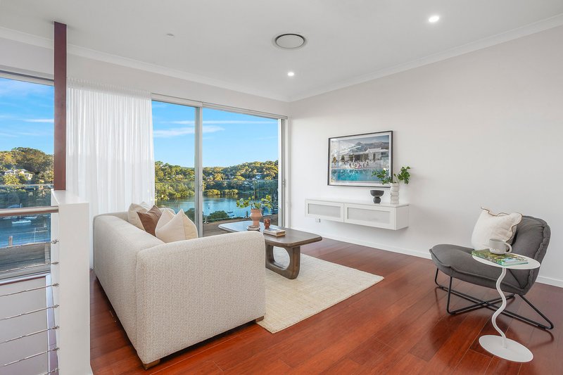 Photo - 34 Naranganah Avenue, Gymea Bay NSW 2227 - Image 11