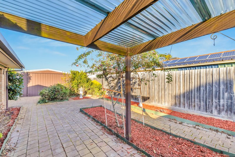 Photo - 34 Nightingale Drive, Werribee VIC 3030 - Image 18