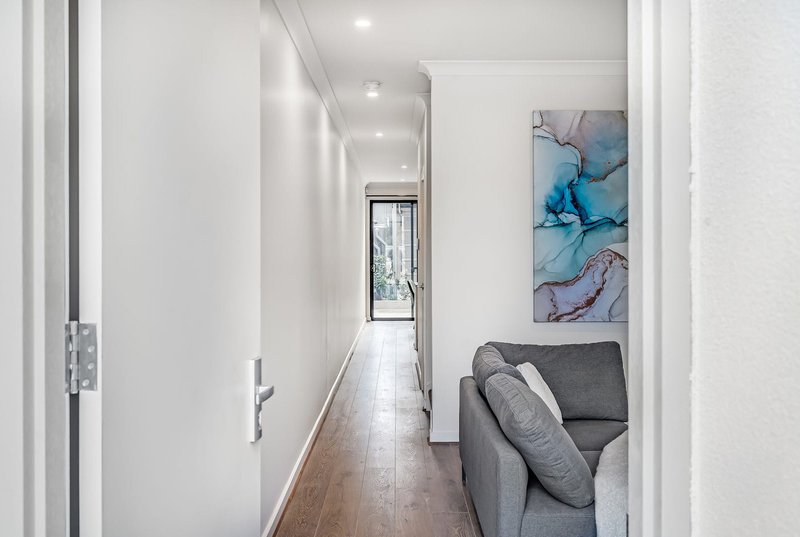 Photo - 34 Norman Road, West Lakes SA 5021 - Image 4