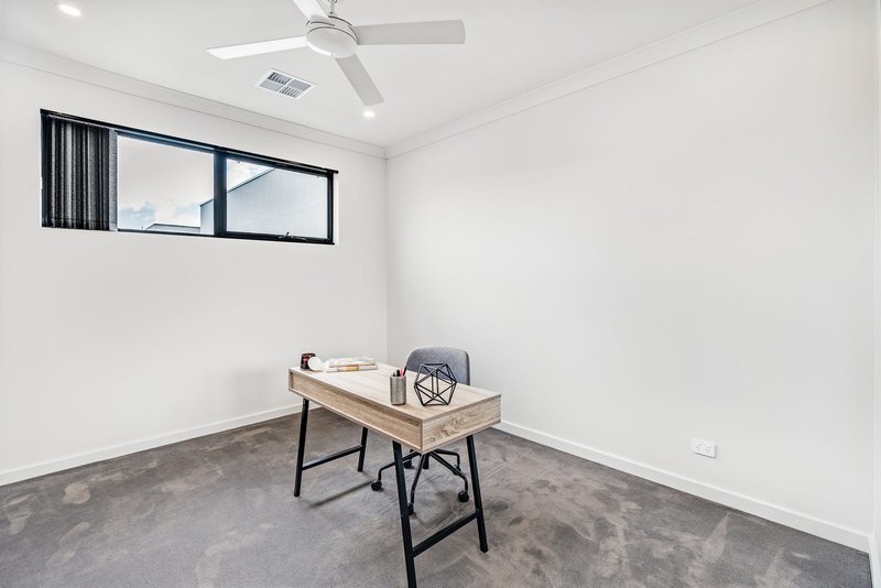 Photo - 34 Norman Road, West Lakes SA 5021 - Image 13