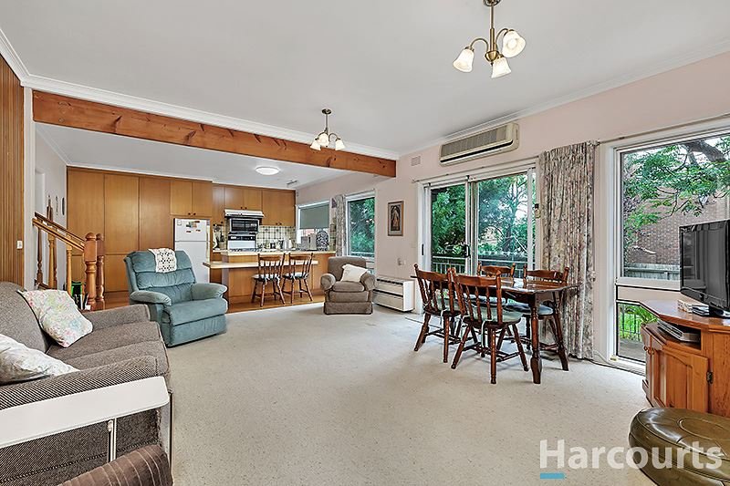 Photo - 34 Nottingham Street, Glen Waverley VIC 3150 - Image 4